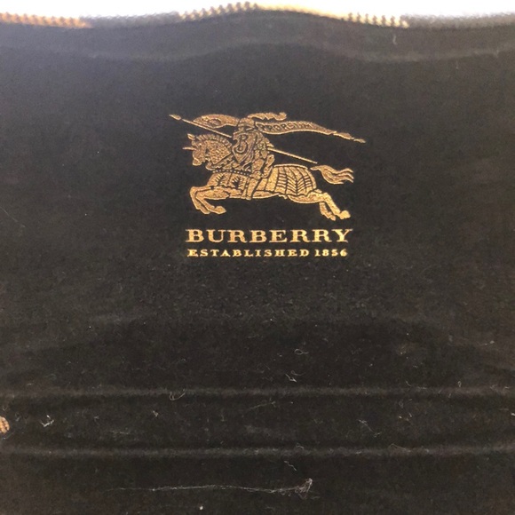 Burberry Eye glass case in good condition womens - Picture 2 of 4